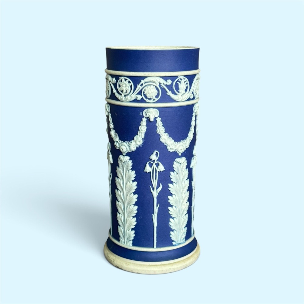 Vintage Wedgwood Cobalt Blue Jasperware Spill Vase Rams Head Garland 5 5/8"